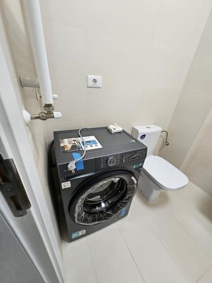 Apartament cu 3 camere decomandat, mobilat în Titan
