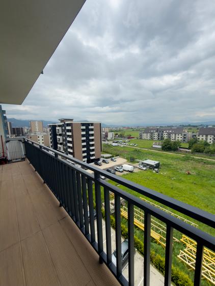 Apartament cu 2 camere semidecomandat în Tractorul