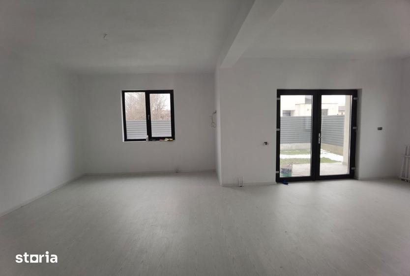 Casă cu 4 camere cu Teren 315 Mp în Valu lui Traian
