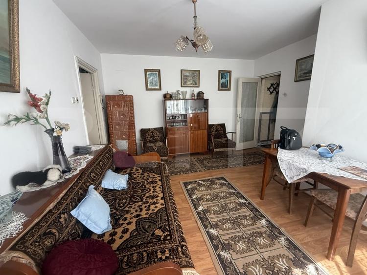 Apartament 3 camere cu potențial, parter – Aleea Trandafirilor - 1