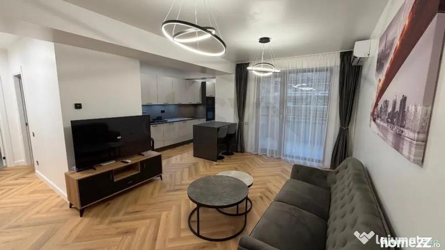 Apartament cu 2 camere semidecomandat în Victoriei