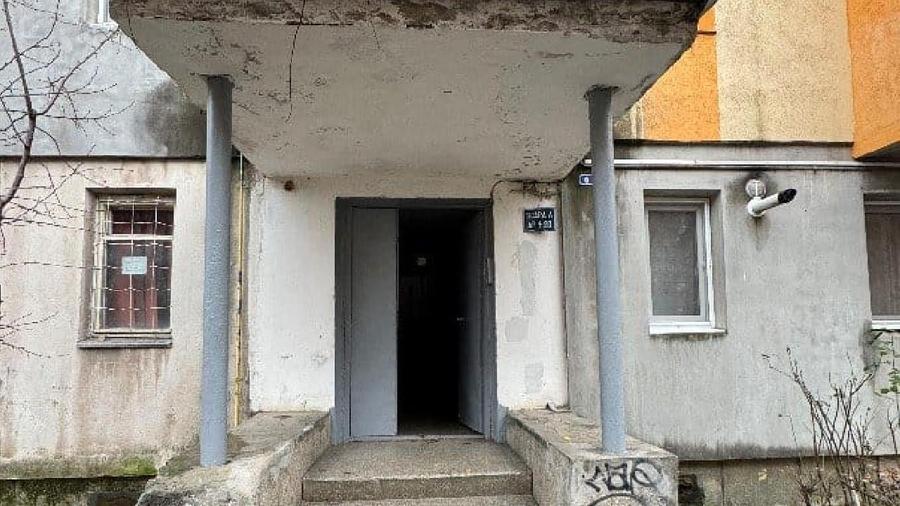 Apartament cu 3 camere semidecomandat în Nord