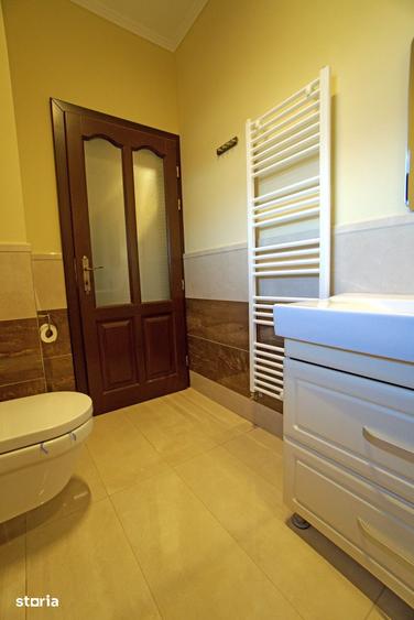 Casă cu 4 camere cu Teren 2000 Mp în Exterior Vest