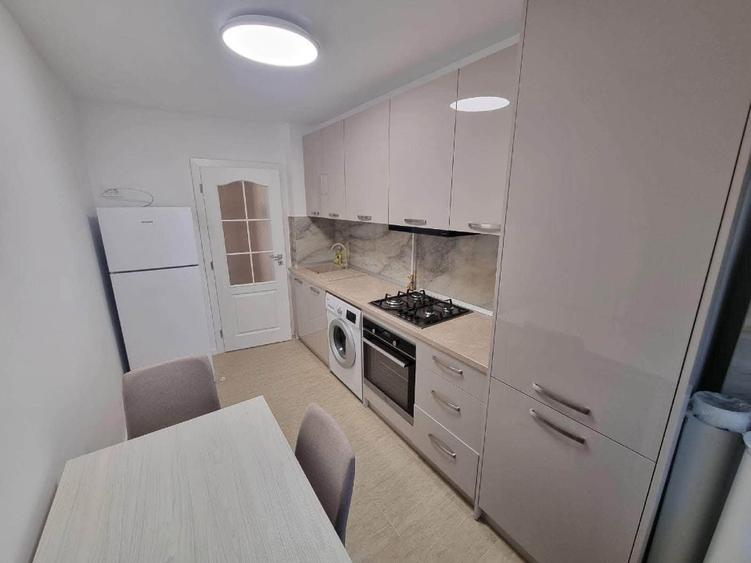 Apartament 2 camere de închiriat complet renovat pe termen lung 600€ - 6