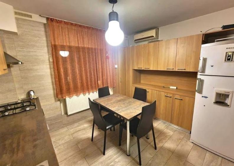 Apartament cu 3 camere decomandat, mobilat în 13 Septembrie