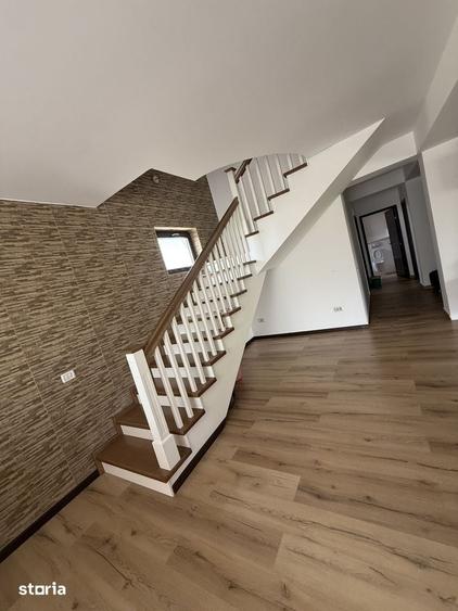 Casă cu 4 camere cu Teren 600 Mp în Central