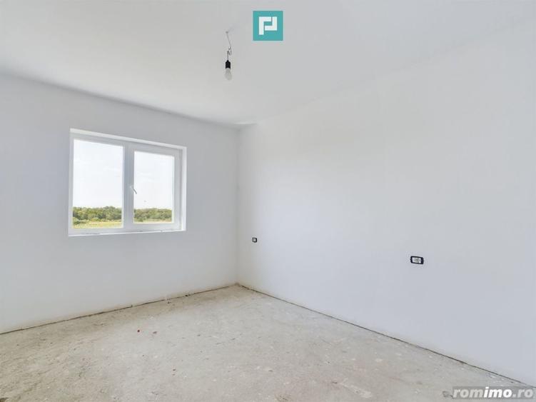Apartament cu 3 camere decomandat în Torontalului