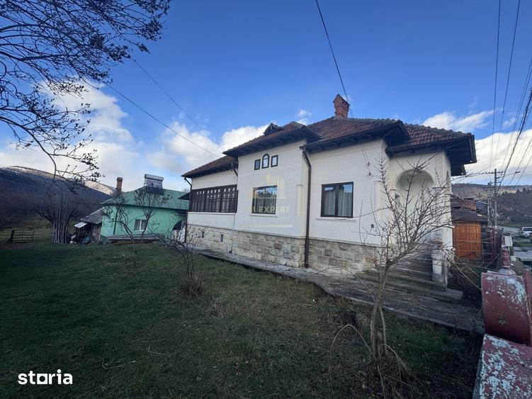 Casă cu 4 camere cu Teren 3489 Mp în Lerești