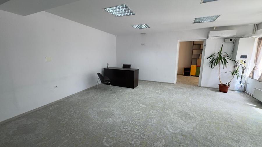 Casă cu 7 camere cu Teren 150 Mp în Tomis II