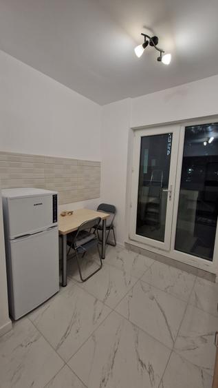 Apartament cu 2 camere semidecomandat în Berceni
