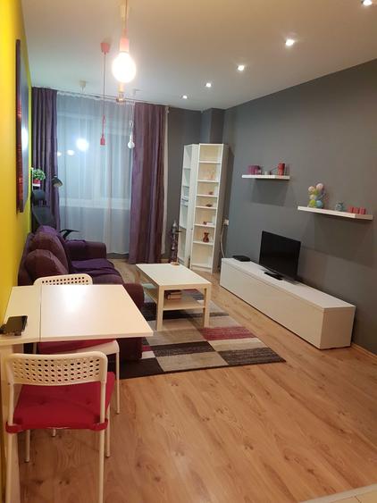 Apartament cu 2 camere decomandat în Vitan