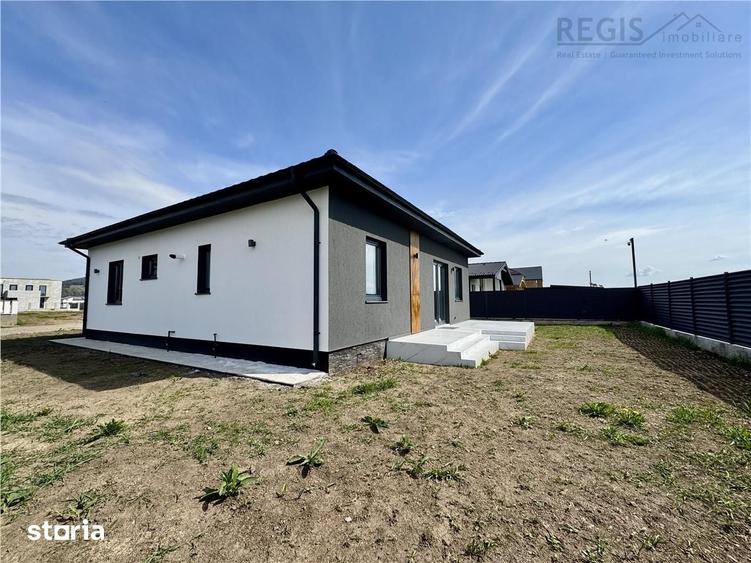 Casă cu 4 camere cu Teren 500 Mp în Sânpetru