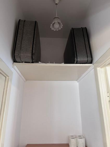 Apartament cu 6 camere decomandat în Universitate