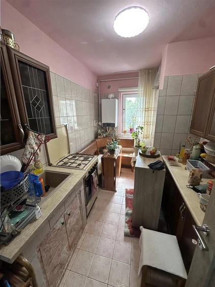 Apartament cu 3 camere decomandat în Lipovei