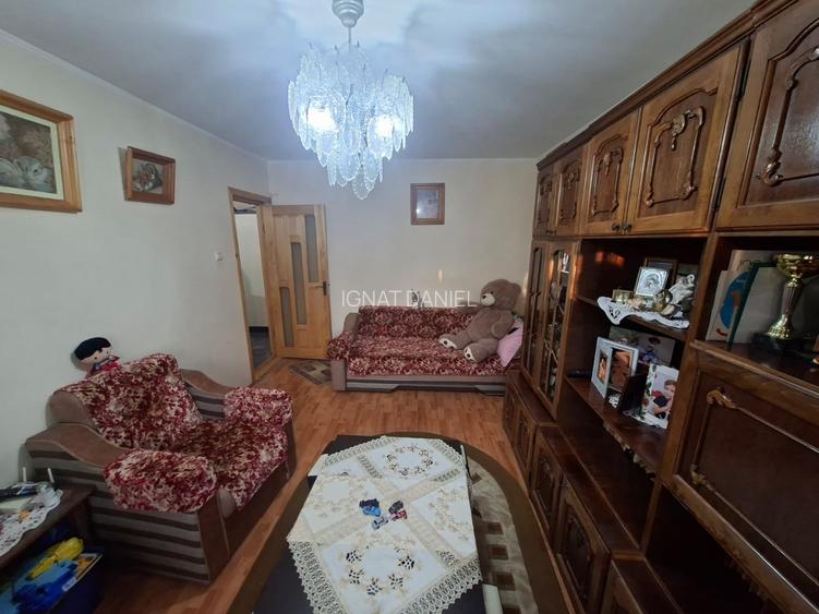 Apartament 2 camere decomandat, zona Nicolina