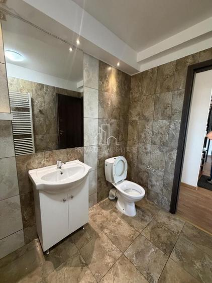 Apartament cu 5 camere decomandat în 7 Noiembrie