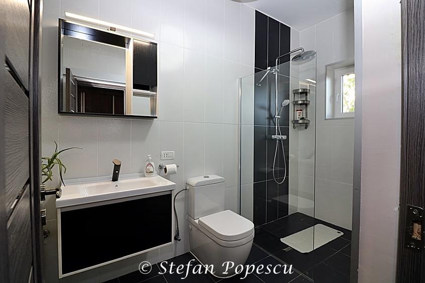 Casă cu 5 camere cu Piscina în Izvorani