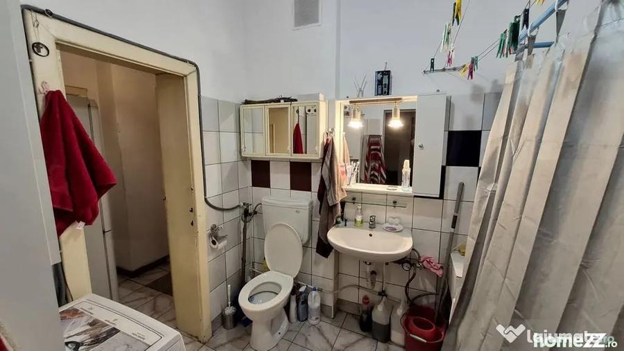 Apartament cu 3 camere semidecomandat în Basarab