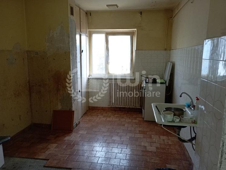 Apartament cu 3 camere decomandat în Zorilor