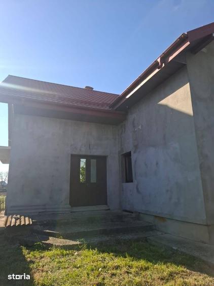 Casă cu 7 camere cu Teren 1118 Mp în Central