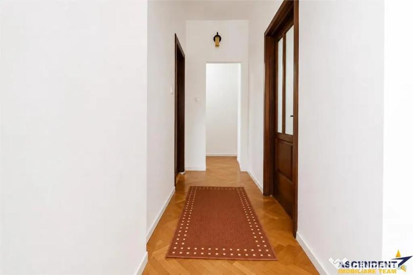 Apartament cu 2 camere decomandat în Centrul Istoric