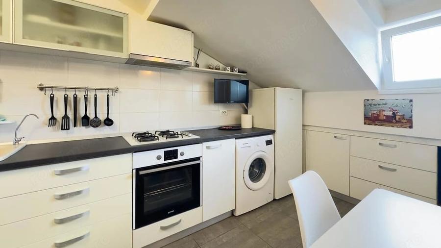 Apartament cu 3 camere decomandat în Central