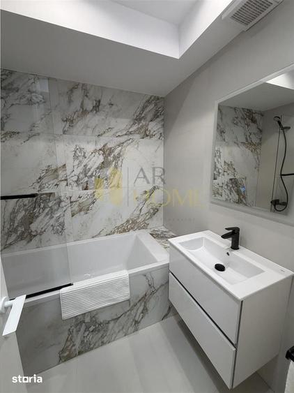 Apartament cu 3 camere, mobilat în Republicii