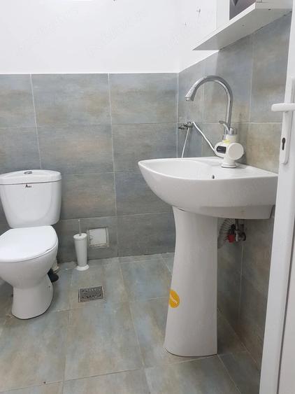 Spațiu comercial, de 36 mp, în Malu Roșu