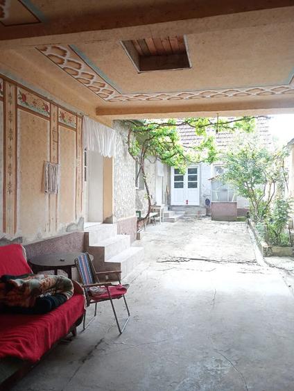 Casă cu 5 camere cu Teren 700 Mp în Ciclova Română