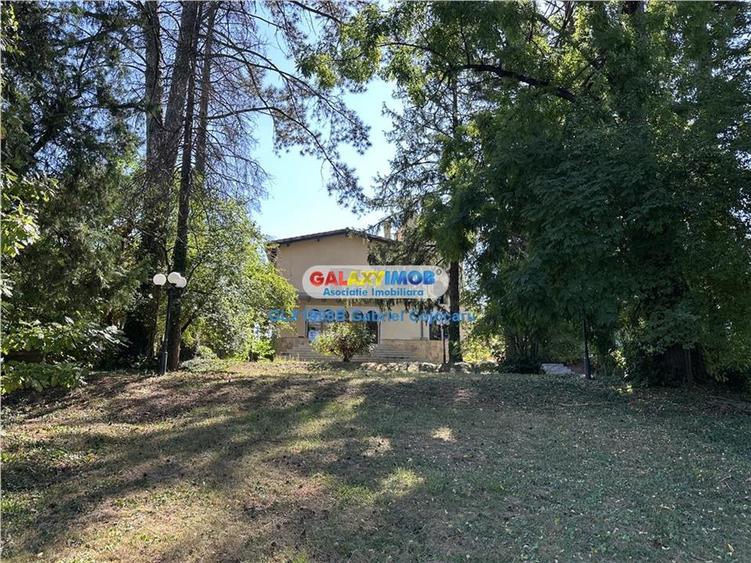 Casă cu 5 camere cu Teren 4500 Mp în Snagov