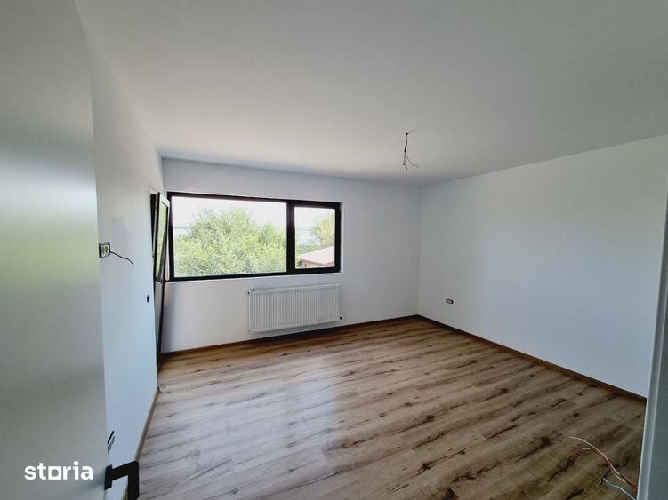 Casă cu 4 camere cu Teren 75 Mp în Domnești