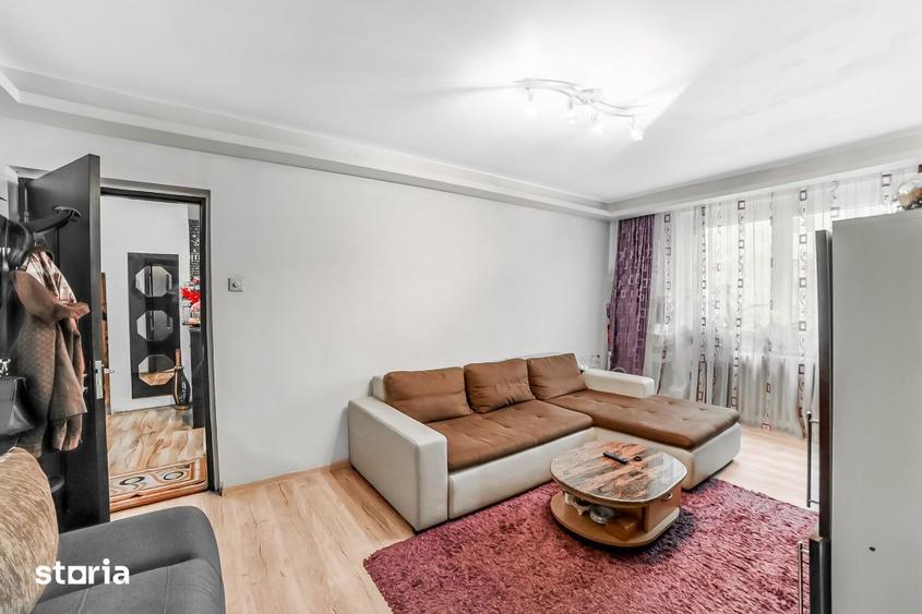 Apartament cu 4 camere semidecomandat, mobilat în Titan