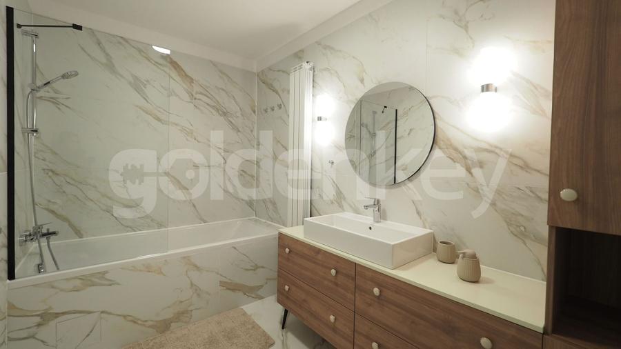 Apartament cu 3 camere decomandat, mobilat în Iancu Nicolae