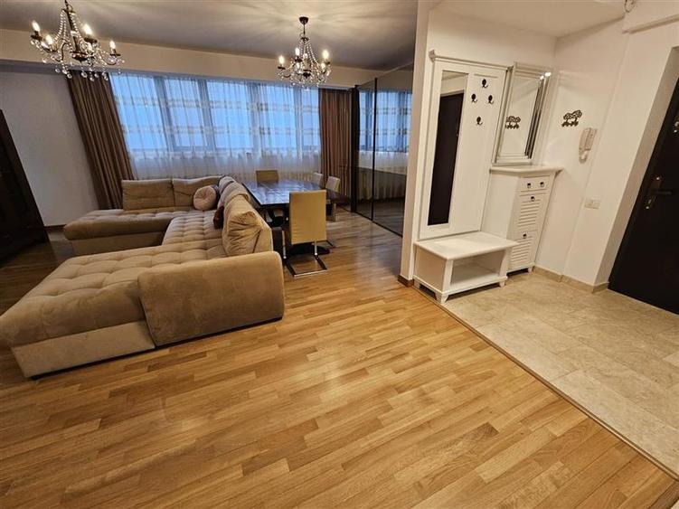 Apartament cu 3 camere semidecomandat, mobilat în Kiseleff