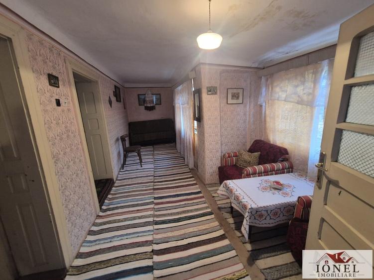 Casă individuală cu 4 camere cu Teren 1974 Mp în Stremț