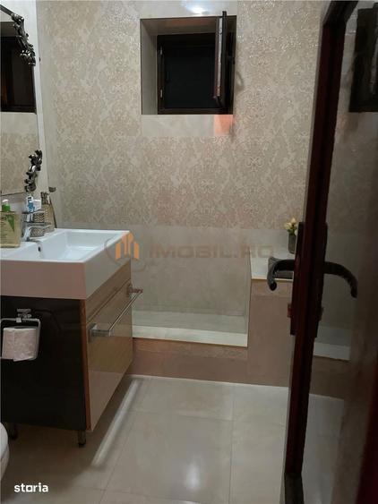Apartament cu 3 camere decomandat în Albești