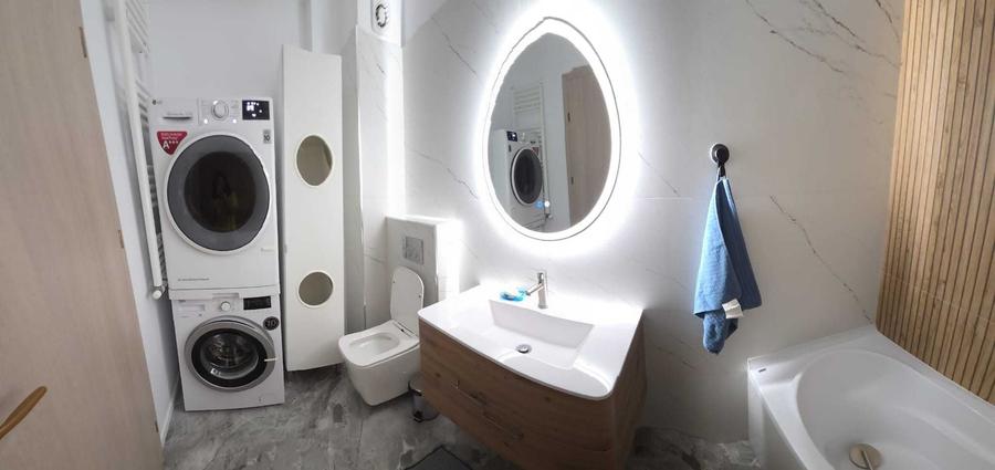 Apartament cu 3 camere decomandat în Central