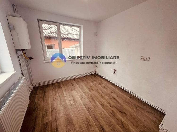 Casă cu 4 camere cu Canalizare în Gara Veche