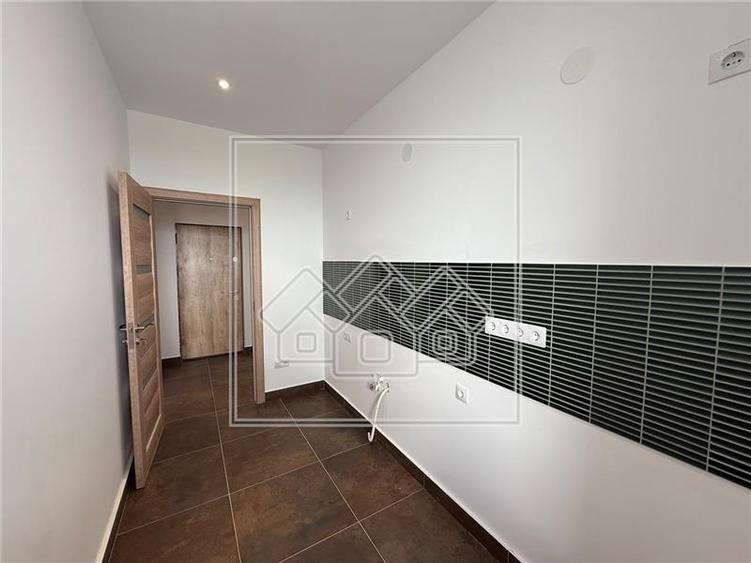 Apartament cu 2 camere decomandat în Mihai Viteazul