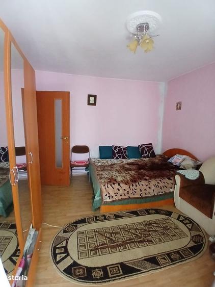 Apartament cu 3 camere decomandat în Delfinariu
