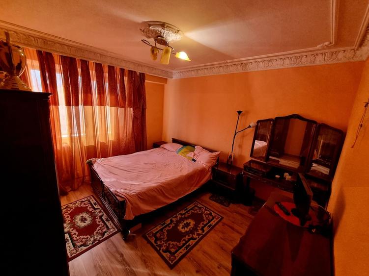Apartament cu 3 camere decomandat, mobilat în Km 4-5