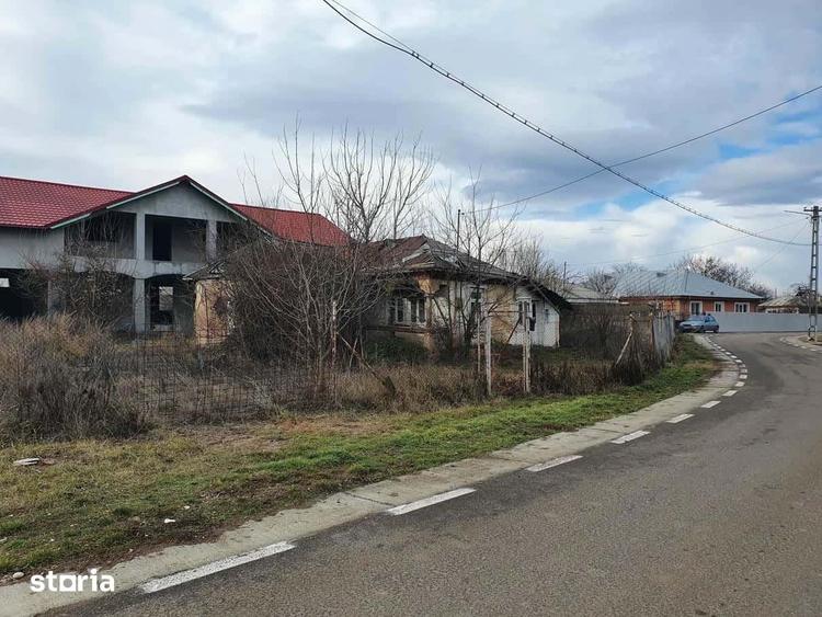 Casă cu 4 camere cu Teren 810 Mp în Suraia