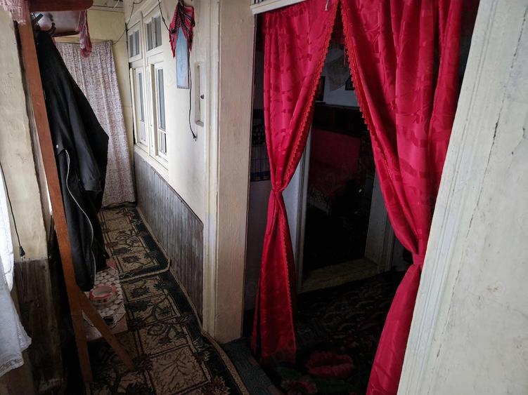 Casă cu 3 camere cu Teren 200 Mp în Central