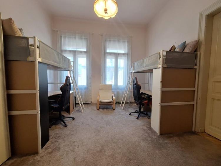 Apartament cu 4 camere circular, mobilat în P-ța Maria