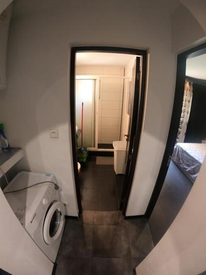 Doua camere decomandat, renovat, etaj 2/4, complet mobilat - 2