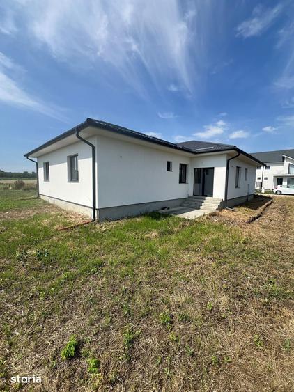 Casă cu 3 camere cu Teren 310 Mp în Burdea