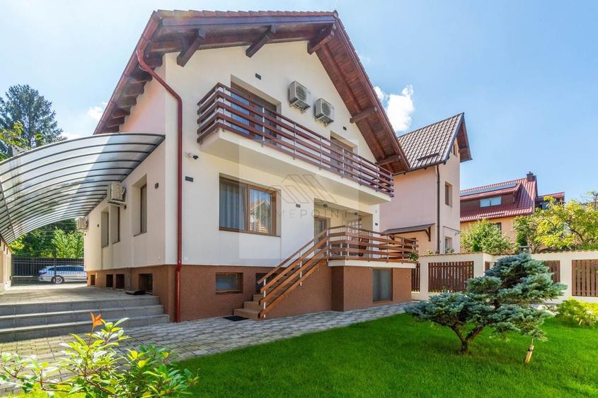 Casă individuală cu 5 camere cu Canalizare în Noua