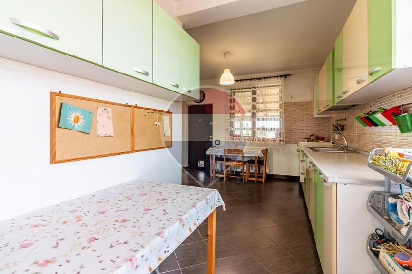 Casă individuală cu 6 camere cu Teren 1600 Mp în Ciorogârla