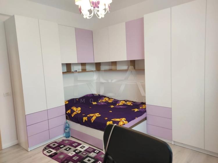 Casă individuală cu 6 camere cu Canalizare în Titan