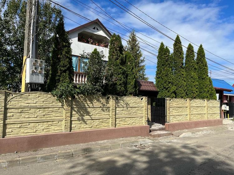 Casă cu 4 camere în Izvoare